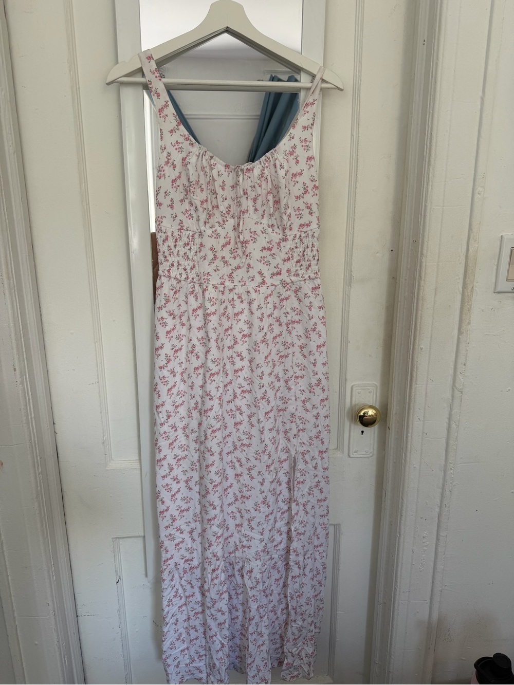 LIKE NEW HOLLISTER MAXI DRESS W SLIT